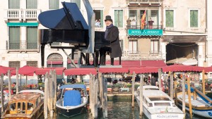 Zanarella piano player in the air Venice